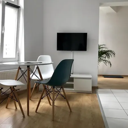 Rents - Stare Parking Gratis * 포즈난